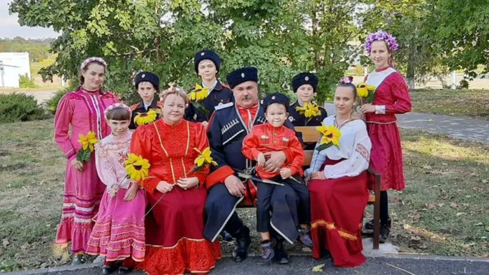 Самые активная казачья семья Черновых . Участники краевых и районных конкурсов.